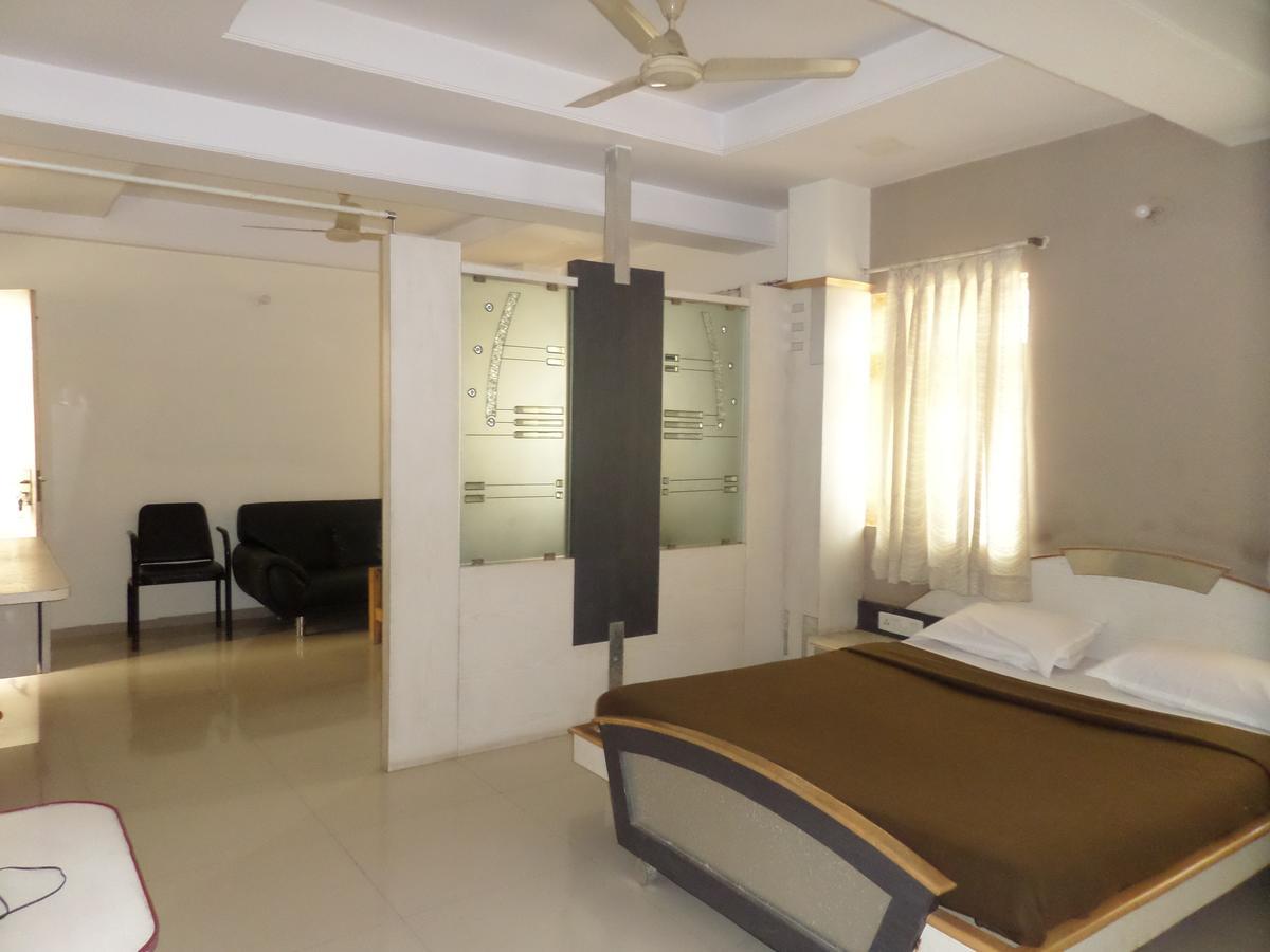 Hotel Sadanand Sāngli Exterior foto